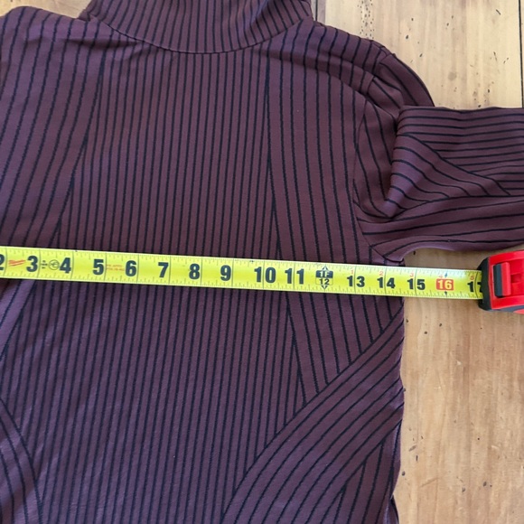 Athleta Flurry Endeavor Turtleneck shirt size S - Picture 10 of 13